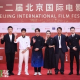 豆瓣评分8.4，成分复杂的年度科幻佳作